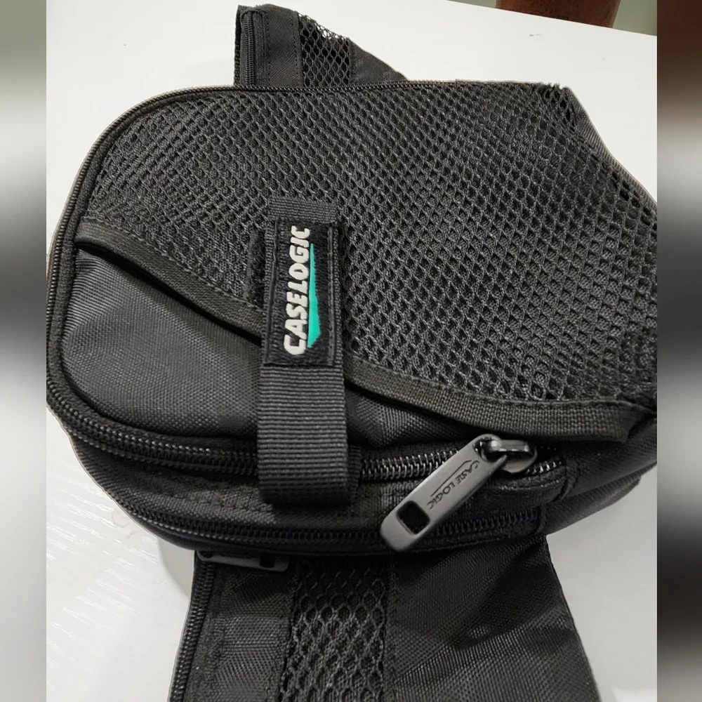 NWOT Case Logic fanny pack - Picture 3 of 11